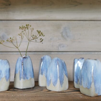 Mini-Vasen für einzelne Blümchen, Steinzeugton, Preis je €5,-